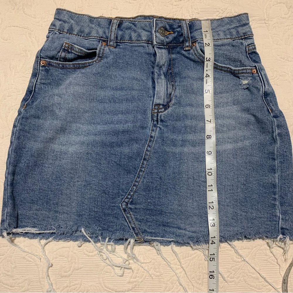 Wild Fable Denim Medium Wash Distressed Raw Cut Off Hem Casual Mini Skirt - Picture 5 of 5